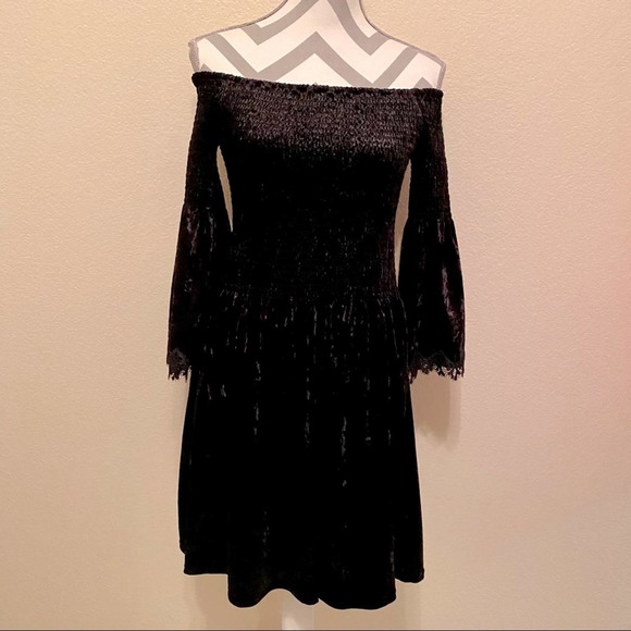 Kobi Halperin Strapless Smocked Crushed Velvet Black Lace Sleeve Dress Small NWT - Picture 3 of 17